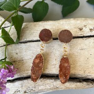 DRUZY COSTUME DROP EARRINGS. NWT